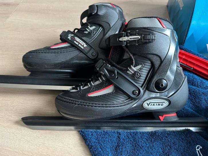 Viking Slider Combinoren set met helm (als nieuw), Sport en Fitness, Schaatsen, Zo goed als nieuw, Combinoren, Viking, Ophalen of Verzenden