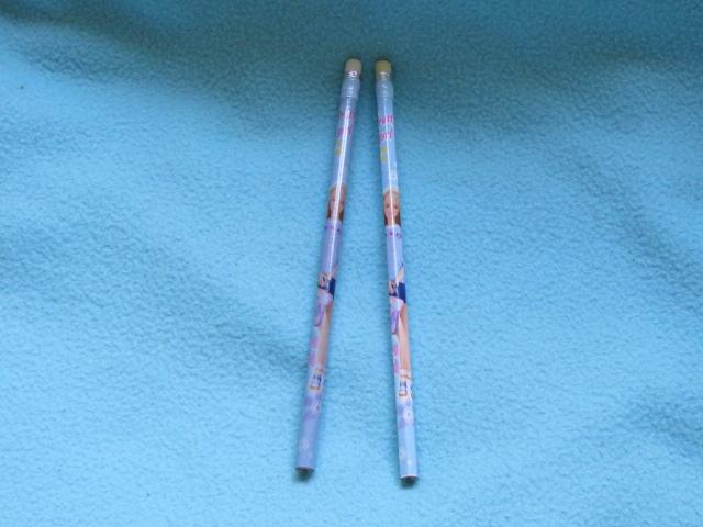 1 EURO OF GRATIS 2 nieuwe Barbie potloden met gummetjes erop, Hobby en Vrije tijd, Tekenen, Nieuw, Potlood of Stift, Ophalen of Verzenden