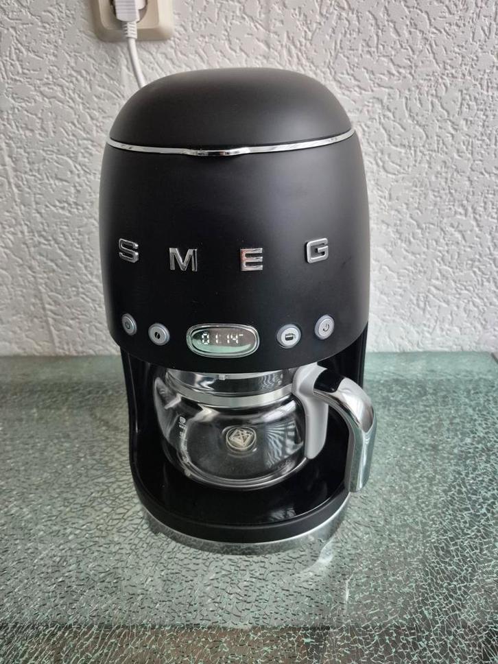 Smeg Koffiemachine - Zwart - Zo goed als nieuw, Witgoed en Apparatuur, Koffiezetapparaten, Zo goed als nieuw, Gemalen koffie, Koffiemachine