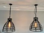 2 stuks stalen hanglampen zwart, Huis en Inrichting, Lampen | Hanglampen, Minder dan 50 cm, Ophalen of Verzenden, Zo goed als nieuw