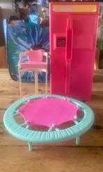 Vintage barbie mattel meubeltjes koelkast trampoline kruk, Verzenden, Gebruikt, Toebehoren
