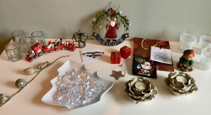 Set van verschillende kerst spullen treintje/waxinelicht enz, Diversen, Kerst, Zo goed als nieuw, Ophalen of Verzenden
