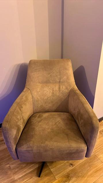 4 fauteuils creme /zandkleurig en draaibaar  beschikbaar voor biedingen