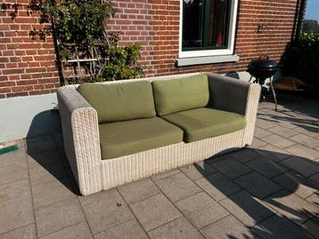 Mooie Loungebank beschikbaar voor biedingen