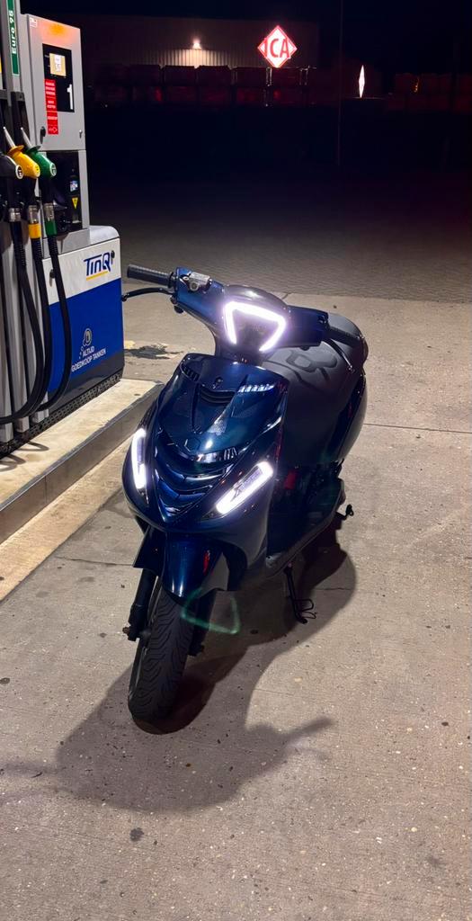 Zip 2 Takt 70cc, Fietsen en Brommers, Scooters | Piaggio, Zo goed als nieuw, Zip, Maximaal 45 km/u, Tweetakt, Ophalen of Verzenden