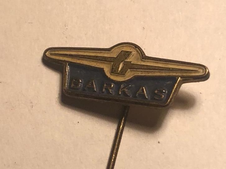 Metalen BARKAS AUTOMERK Speld (Wit/Blauw/Metaalkleur)., Verzamelen, Speldjes, Pins en Buttons, Zo goed als nieuw, Speldje of Pin