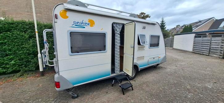 Eifelland 460 TU Sunshine, Caravans en Kamperen, Caravans, Particulier, tot en met 4, 750 - 1000 kg, Rondzit, Eifelland, Omvormbare zithoek