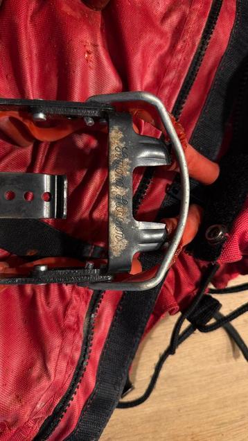 Klimmateriaal: Stijgijzers, Gamaschen, IJshaken, Friend beschikbaar voor biedingen