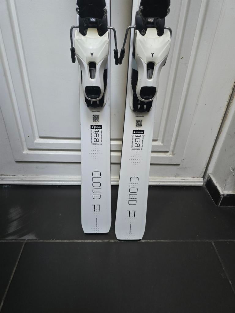 168cm ATOMIC CLOUD C11 SERVOTEC DAMES GEVORDERDEN CARVE SKIS, 160 tot 180 cm, Ophalen of Verzenden, Zo goed als nieuw, Carve