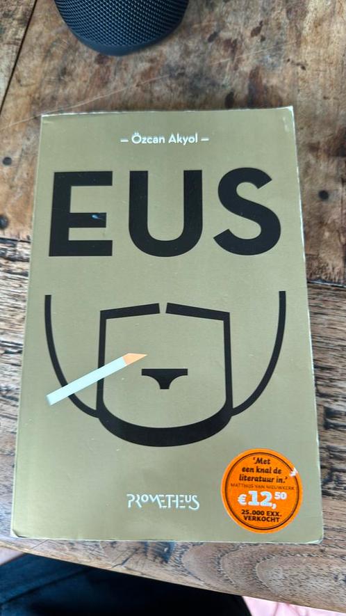 Özcan Akyol - Eus, Boeken, Literatuur, Zo goed als nieuw, Nederland, Ophalen