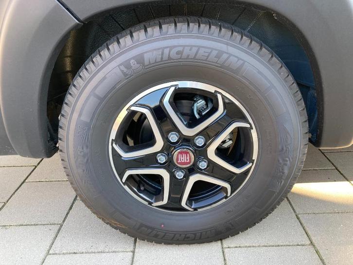 Set Originele Fiat Ducato Camper Velgen + Michelin Zomerband, Hobby en Vrije tijd, Overige Hobby en Vrije tijd, Zo goed als nieuw
