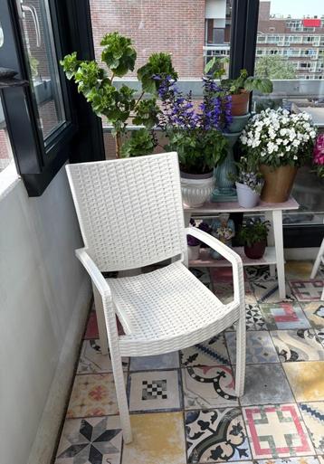 Tuinstoelen beschikbaar voor biedingen