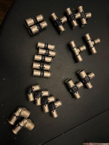 Wavin perskoppelingen 16mm en verloop 20 mm beschikbaar voor biedingen