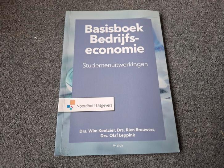 Basisboek bedrijfseconomie-studentenuitwerkingen, Boeken, Economie, Management en Marketing, Zo goed als nieuw, Management, Ophalen of Verzenden