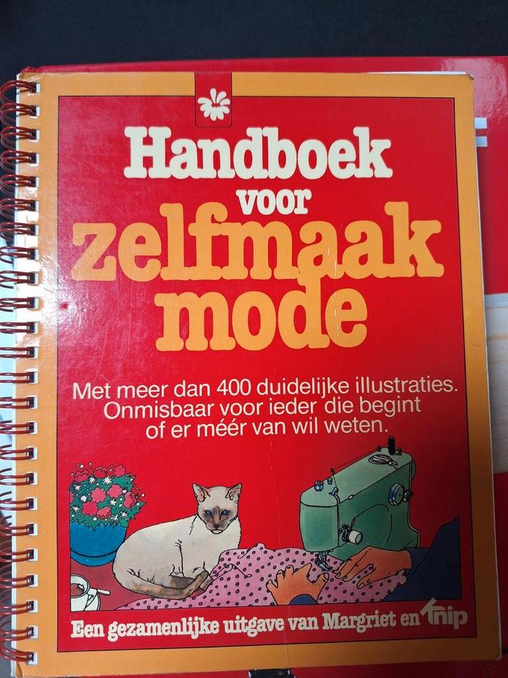 Handboek voor Zelfmaakmode - Margriet & Knip, Boeken, Hobby en Vrije tijd, Gelezen, Borduren en Naaien, Ophalen of Verzenden