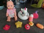 Lieve pop met badaccesoires, Kinderen en Baby's, Speelgoed | Poppen, Ophalen of Verzenden, Zo goed als nieuw, Babypop