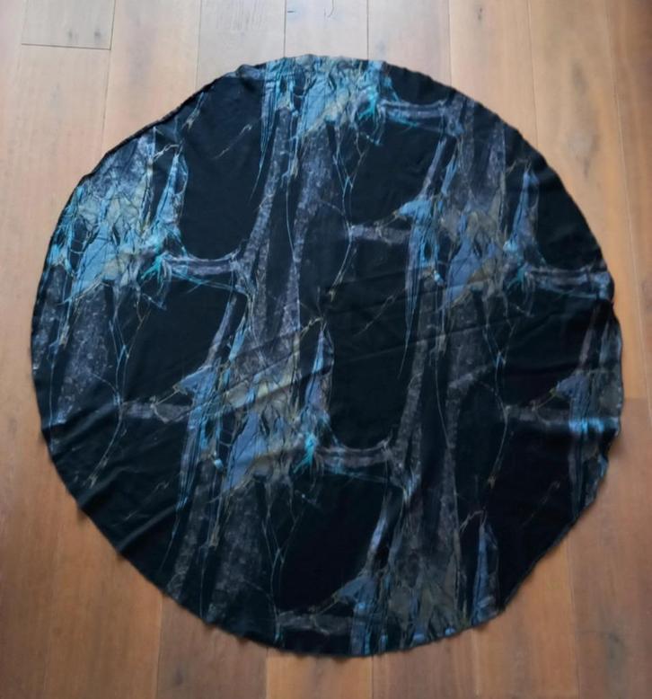 Rond tafelkleed. Diameter 145 cm, Huis en Inrichting, Keuken | Textiel, Zo goed als nieuw, Tafelkleed of Tafelzeil, Zwart, Ophalen of Verzenden