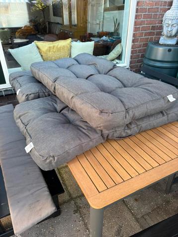 Pallet kussens grijs beschikbaar voor biedingen