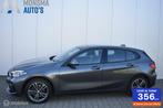 BMW 118i AUT. Sport Exe Mineralgrau M-Stuur Carplay Live Coc, Gebruikt, Leder en Stof, Origineel Nederlands, Bedrijf