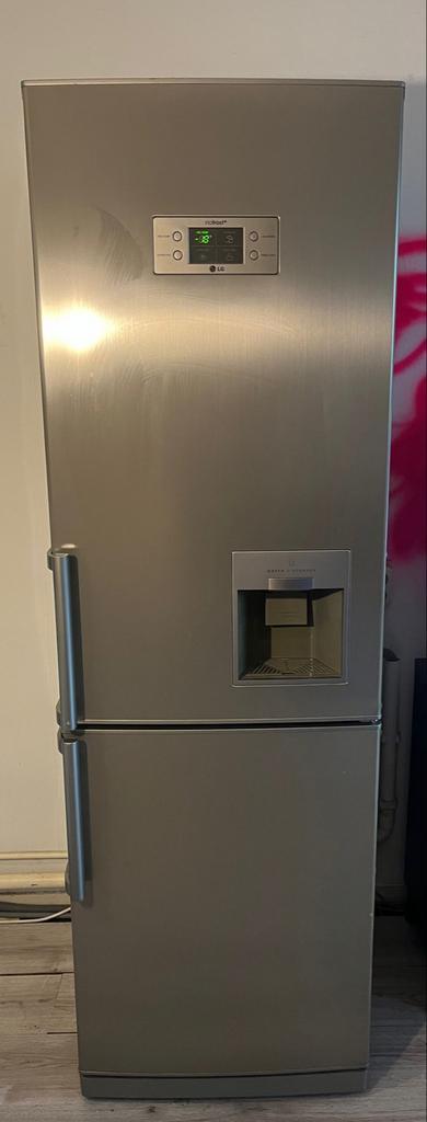 LG Koelkast met Vriesvak en Waterdispenser, Witgoed en Apparatuur, Koelkasten en IJskasten, Gebruikt, Met aparte vriezer, 200 liter of meer