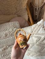 Houten theepot met kraanvogel en aziatisch teken, Antiek en Kunst, Kunst | Beelden en Houtsnijwerken, Ophalen of Verzenden