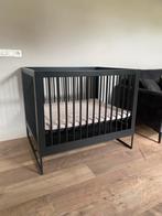 Kidsmill box modular mat zwart, Kinderen en Baby's, Babywiegjes en Ledikanten, Ophalen, Zo goed als nieuw, Ledikant