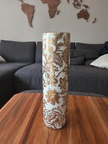 Vaas van Zara Home met goudkleurige print (h31 cm, d8 cm) beschikbaar voor biedingen