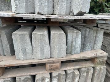Opsluit band 13  15  25 beton beschikbaar voor biedingen