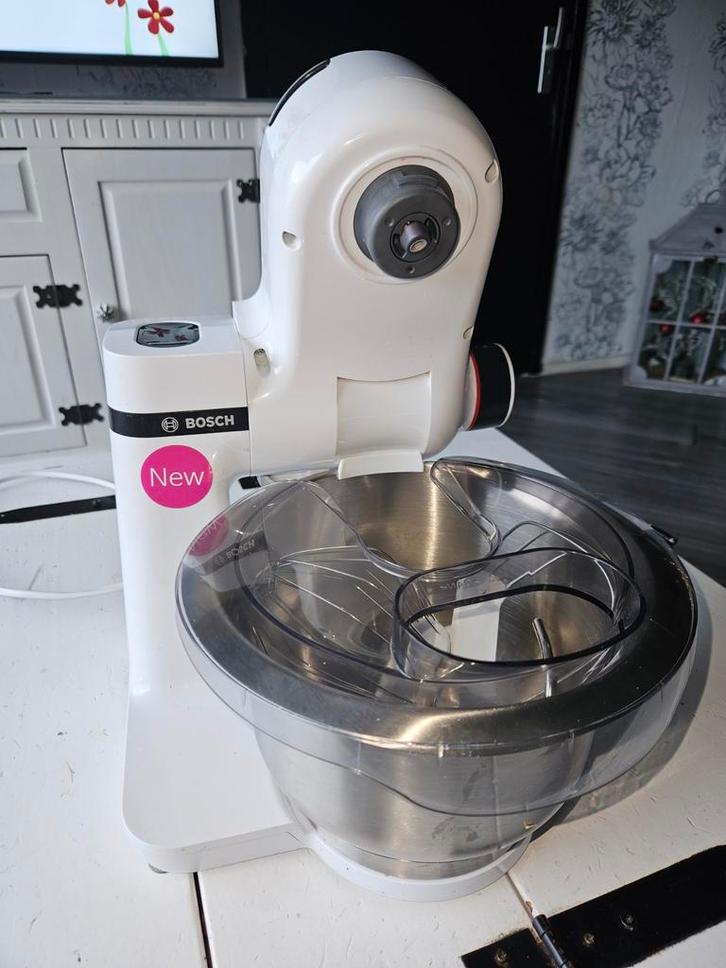 Bosch keukenmachine, Witgoed en Apparatuur, Keukenmixers, Gebruikt, 4 liter of meer, 3 snelheden of meer, Vaatwasserbestendig