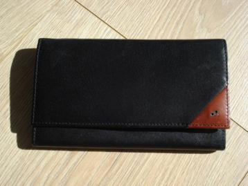 Amper gebruikte portemonnee van dR de ROOY beschikbaar voor biedingen