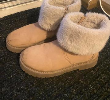 Enkellaarzen Beige Maat 37 beschikbaar voor biedingen