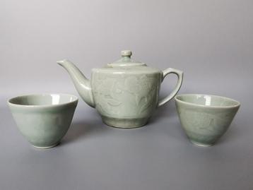 Celadon China longquan ? Thee set met koi vissen  beschikbaar voor biedingen