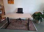 Ahrend Bureau met Stoel - In hoogte verstelbaar, Huis en Inrichting, Bureaus, Ophalen, In hoogte verstelbaar, Nieuw, Bureau