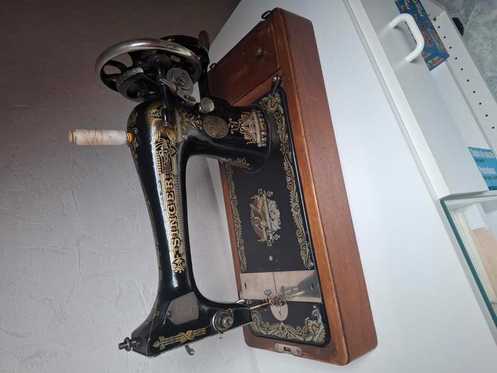 Singer naaimachine uit 1910 werkend en in zeer goede staat, Antiek en Kunst, Antiek | Naaimachines, Ophalen