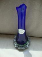 Vaasje blauw wit groene voet sierlijk willingen glasgalerie, Antiek en Kunst, Antiek | Glas en Kristal, Ophalen of Verzenden