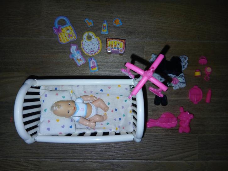 Shelly/Kelly new babysister of Barbie 1994, Kinderen en Baby's, Speelgoed | Poppen, Zo goed als nieuw, Barbie, Ophalen of Verzenden