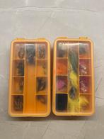 2x bakje met vliegen, Watersport en Boten, Hengelsport | Vliegvissen, Ophalen of Verzenden, Overige typen