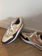 Nike Valentine Limited Edition Maat 41 (valt als 40-41), Kleding | Dames, Schoenen, Ophalen of Verzenden, Zo goed als nieuw, Beige