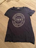 Donkerblauw shirtje van Tommy Hilfiger maat M, Tommy Hilfiger, Gedragen, Blauw, Maat 38/40 (M)