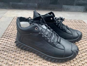 Nieuwe heren schoenen maat 42 Gevoerd zwart beschikbaar voor biedingen