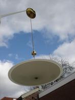 Vintage UFO vorm opaal glas hanglamp jaren 60 / 70 Helestra