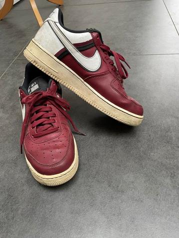 Stoere Nike airforce 1 Bordeaux rood wijnrood maat 41 beschikbaar voor biedingen