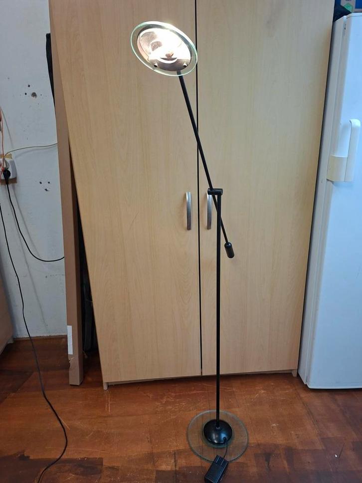 designlamp voor bijv. naast een zitplaats om te lezen., Huis en Inrichting, Lampen | Vloerlampen, Gebruikt, Ophalen