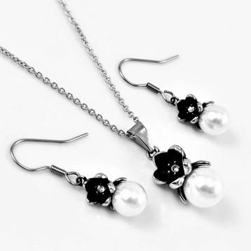 Dames Bloem Design Stalen Ketting + Oorbellen Set beschikbaar voor biedingen