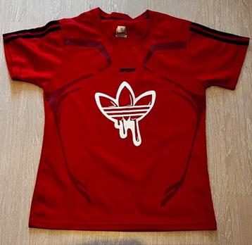 Adidas shirt beschikbaar voor biedingen