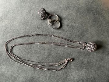Sieradenset - Ketting, Oorbellen & Ring beschikbaar voor biedingen