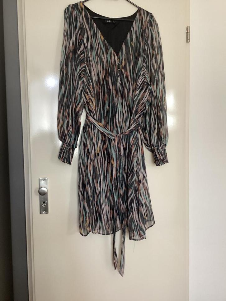 Mooie jurk met print, Kleding | Dames, Jurken, Zo goed als nieuw, Maat 46/48 (XL) of groter, Overige kleuren, Knielengte, Ophalen of Verzenden