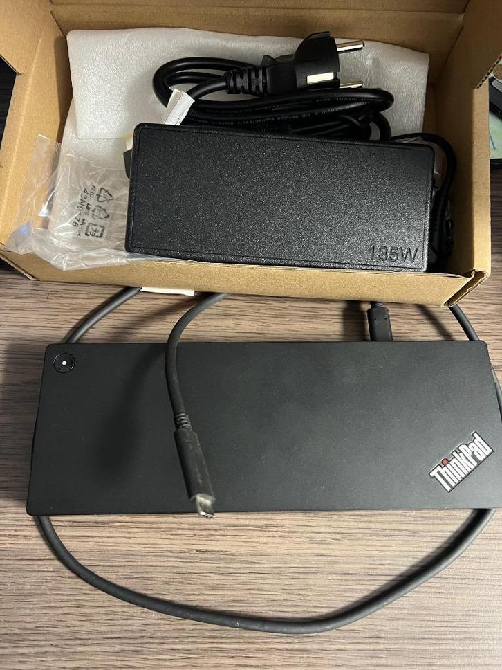 Lenovo ThinkPad Thunderbolt 3 Workstation Dock Gen 2, Computers en Software, Dockingstations, Zo goed als nieuw, Docking station