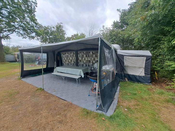 Leuke 5 persoons caravan BUERSTNER, Caravans en Kamperen, Caravans, Particulier, tot en met 5, 750 - 1000 kg, Bürstner, Luifel