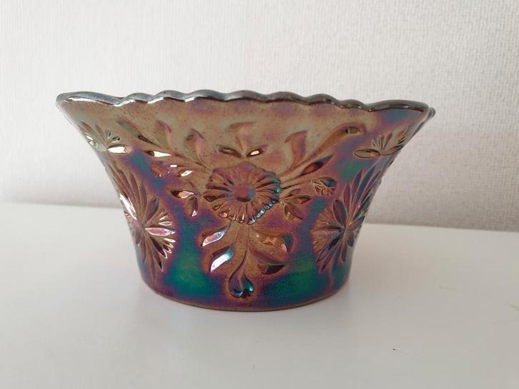 Zweedse carnival glas Eda Glasbruk. Floral Sunburst. 1920., Antiek en Kunst, Antiek | Glas en Kristal, Ophalen of Verzenden